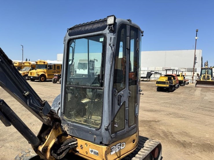 deere-35d-image-26