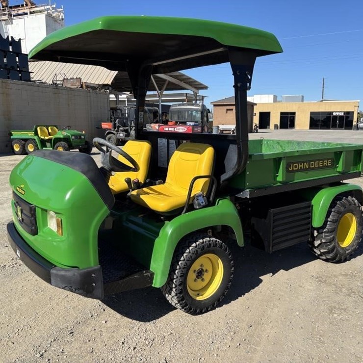 JOHN DEERE GATOR