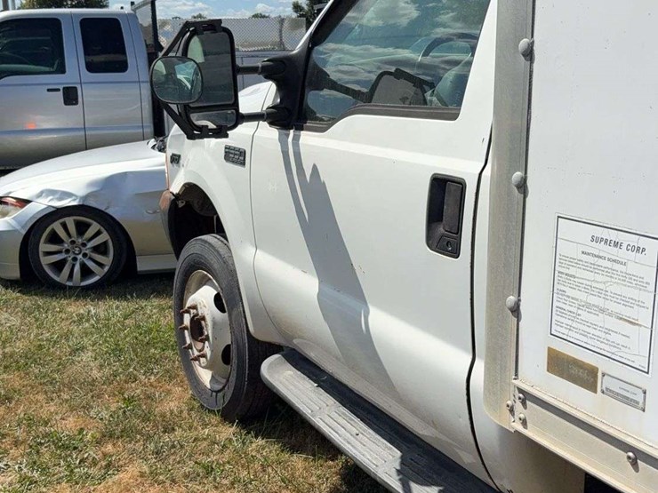 2000-ford-f550-image-22