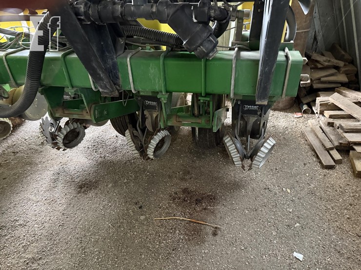 1997-john-deere-1770-image-18