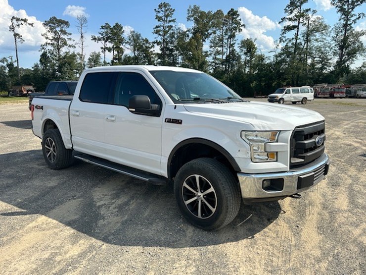 2017-ford-f150-lariat-image-2