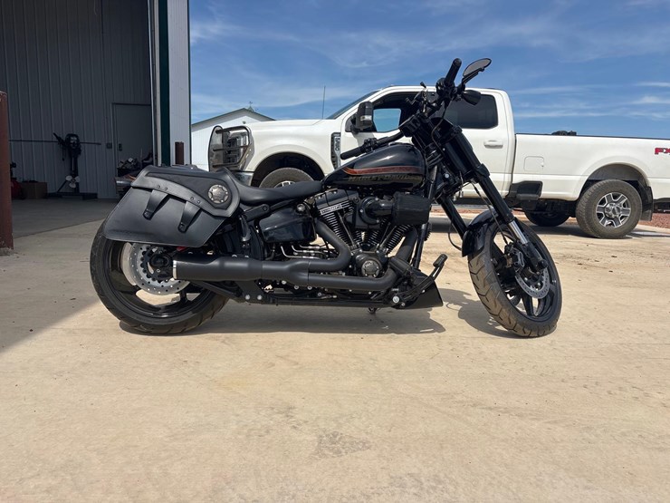 2016-harley-davidson-110-fxse-motorcycle-image-4
