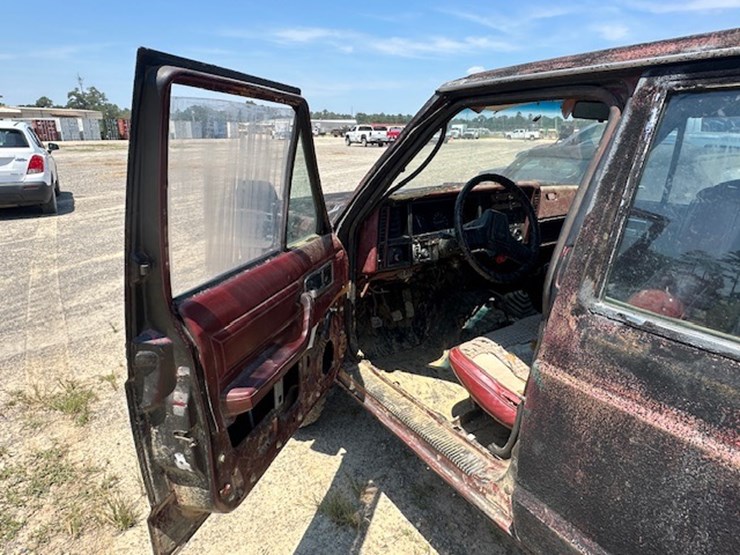 #22910-•-1984-jeep-image-33
