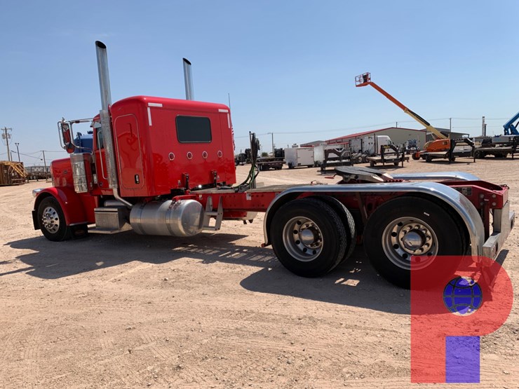 2020-peterbilt-389-image-7