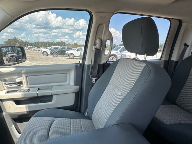 2011-dodge-ram-1500-image-39
