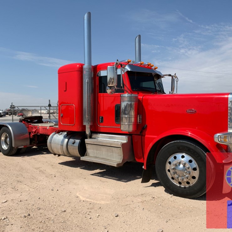 2020 PETERBILT 389
