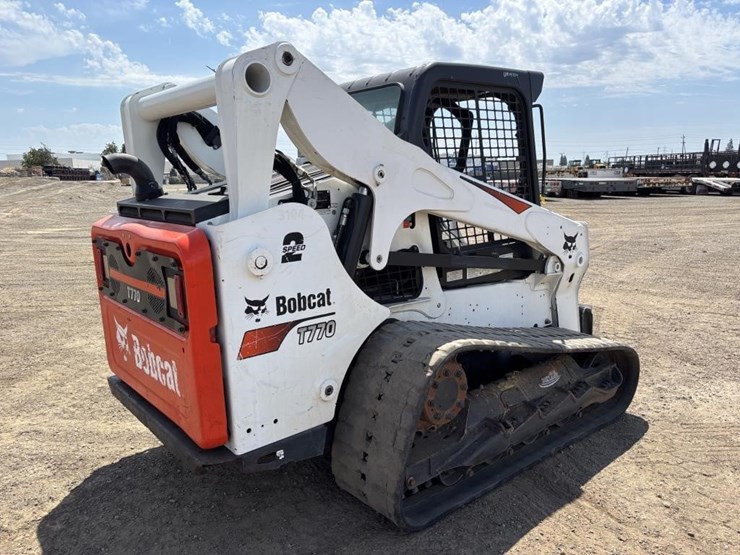 2017-bobcat-t770-image-3