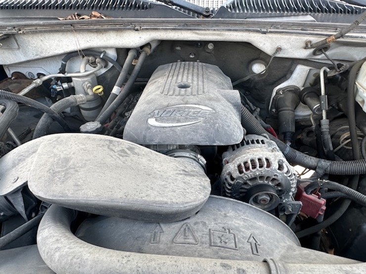 2005-gmc-2500-image-47