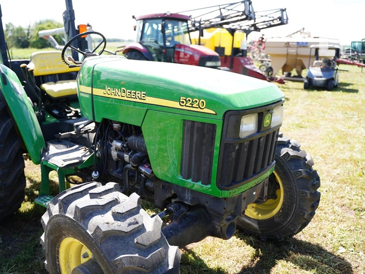 2004-john-deere-5220-image-14