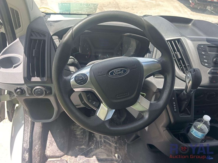 2015-ford-transit-image-11