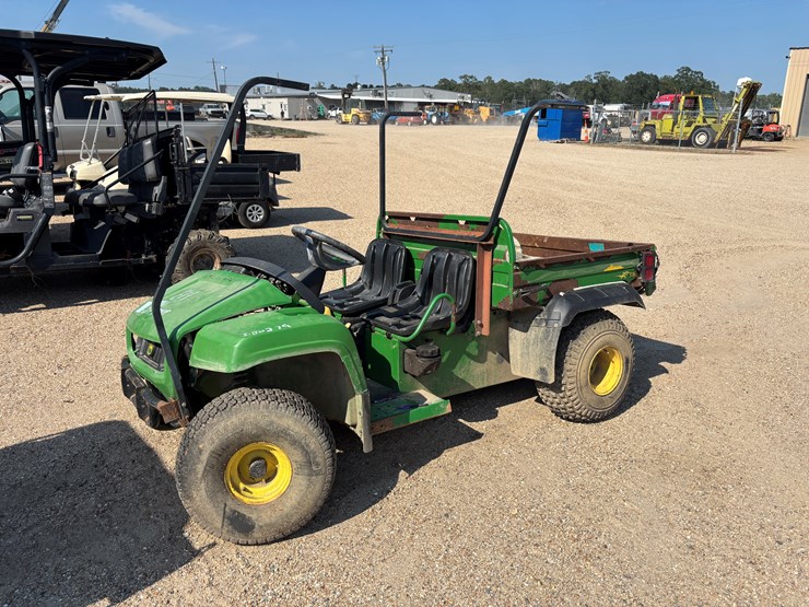 john-deere-gator-image-1