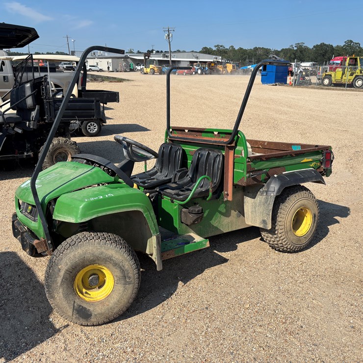JOHN DEERE GATOR