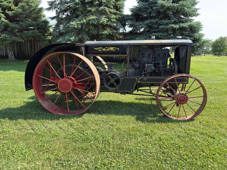 baker-22-40-tractor-image-1