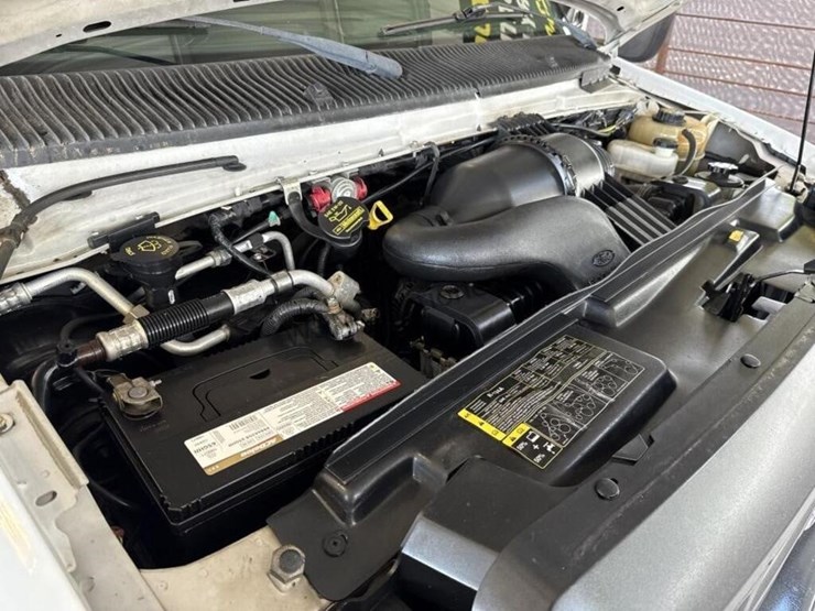 2012-ford-cargo-image-13