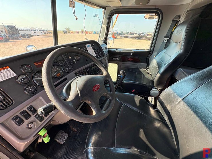 2013-peterbilt-367-image-6
