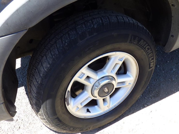 2003-ford-explorer-image-12