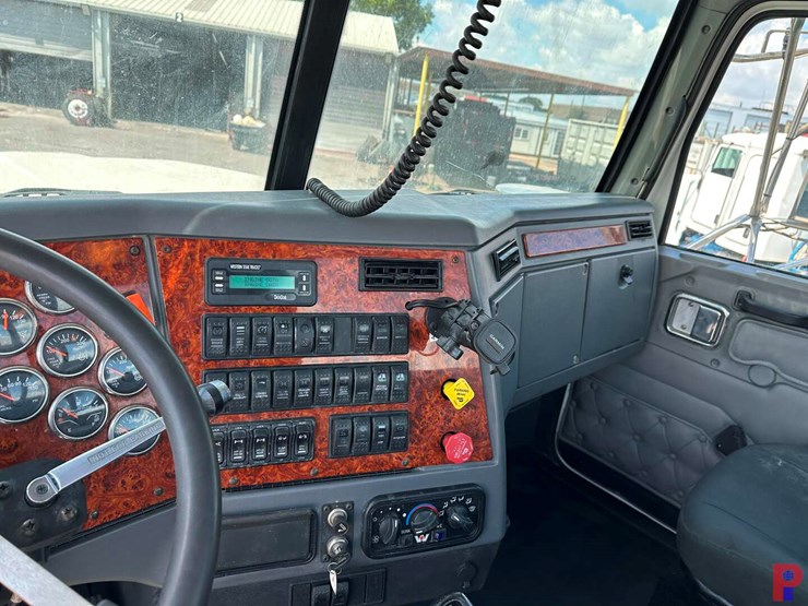 2012-western-star-4900-image-12