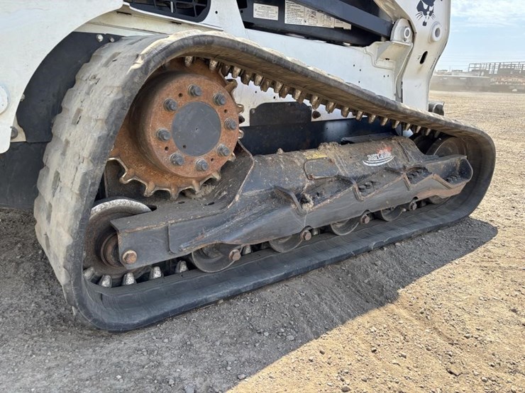 2017-bobcat-t770-image-16