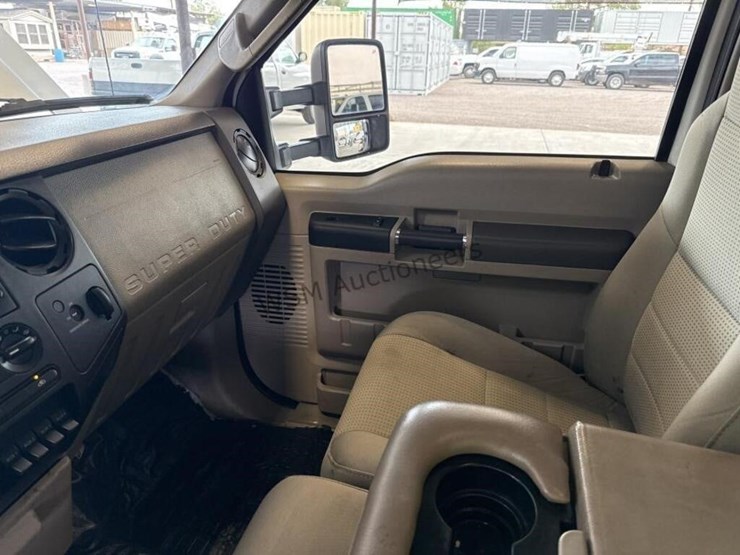 2008-ford-f550-image-19