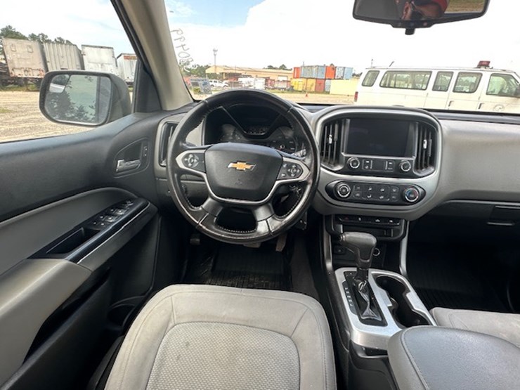 2020-chevrolet-colorado-image-30