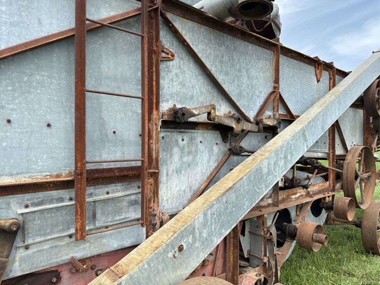 baker-threshing-machine-image-6