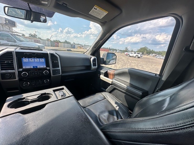 2017-ford-f150-lariat-image-34