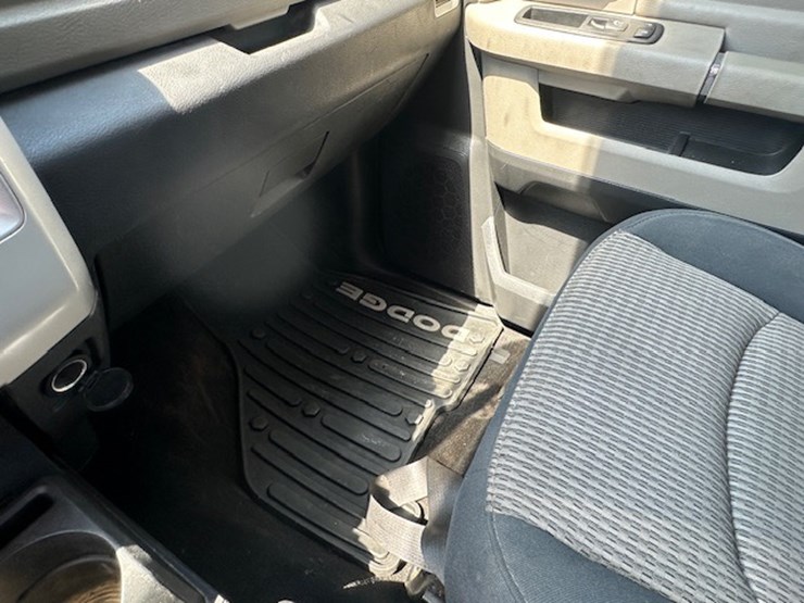 2011-dodge-ram-1500-image-41
