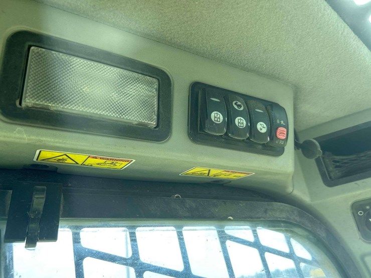 2015-caterpillar-299d2-image-10