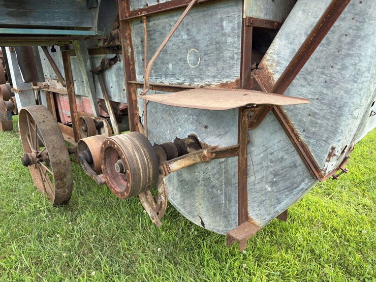 baker-threshing-machine-image-15