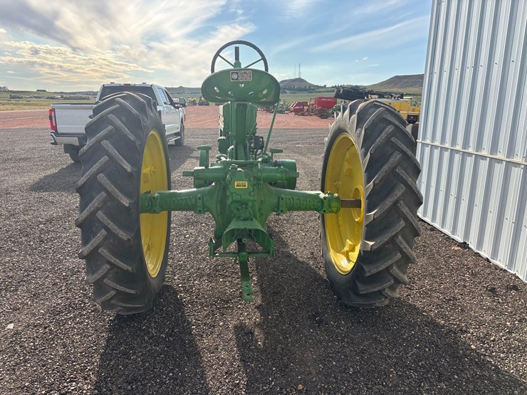 john-deere-b-image-5