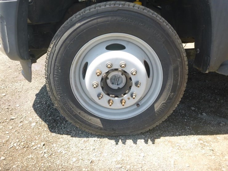 2015-ford-f550-image-28