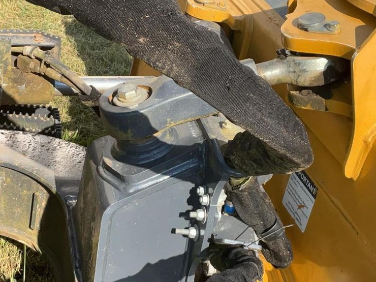 2017-deere-450k-lgp-image-41