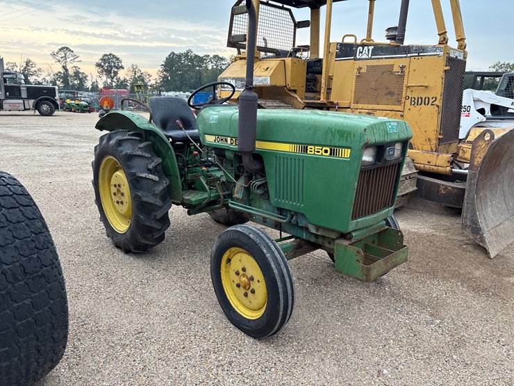 john-deere-850-image-2