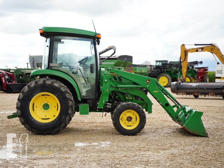 john-deere-4044r-image-4