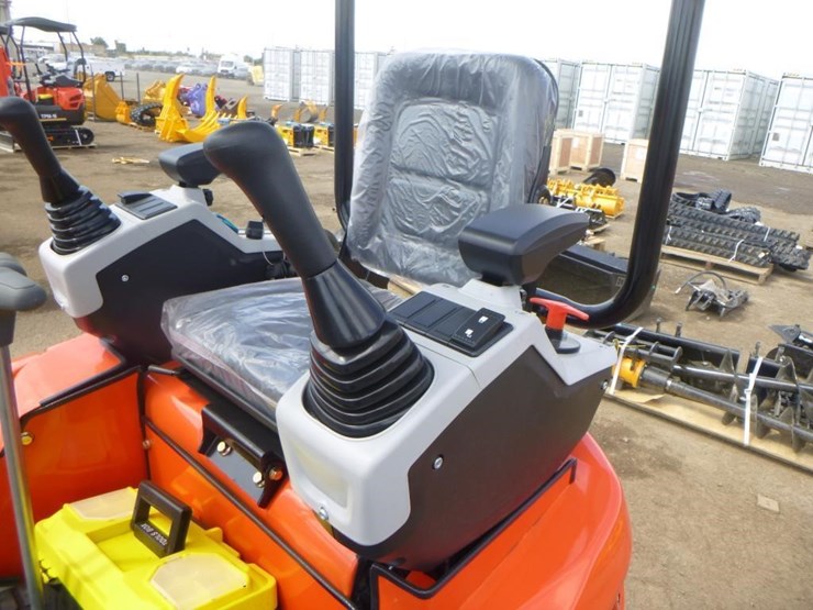 2025-tpm-16-hydraulic-excavator-image-19
