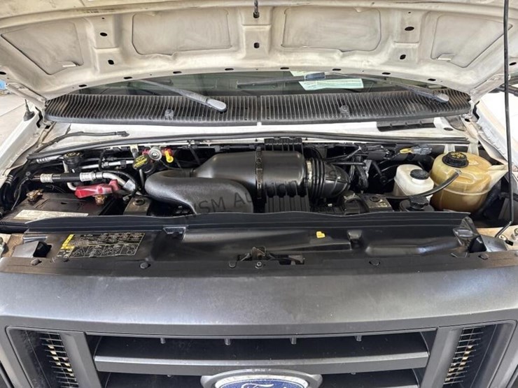 2012-ford-cargo-image-14