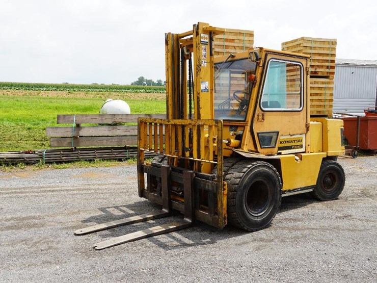 #302-•-komatsu-fd40-forklift-image-1