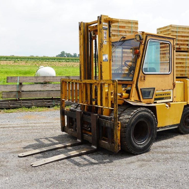 #302 • Komatsu FD40 Forklift