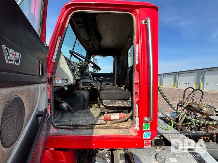 2017-western-star-w4700sb-day-cab-truck-(gp11326,-unit-81)-image-95