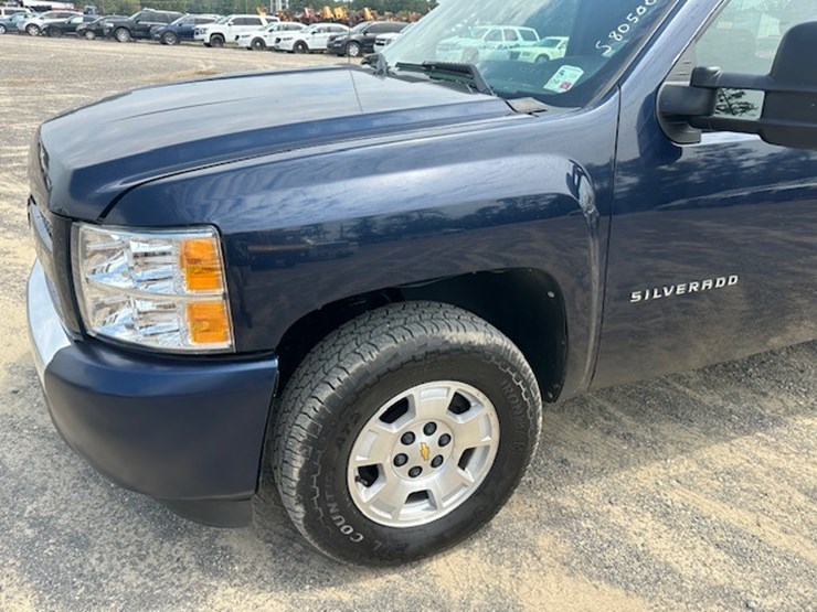 2010-chevrolet-silverado-image-16