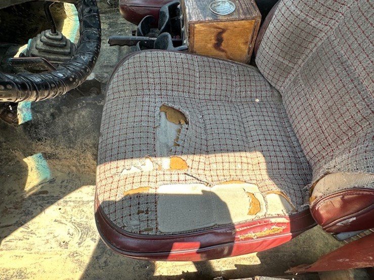 #22910-•-1984-jeep-image-37