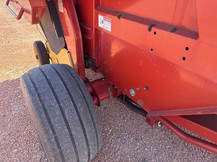 new-holland-br7090-image-15