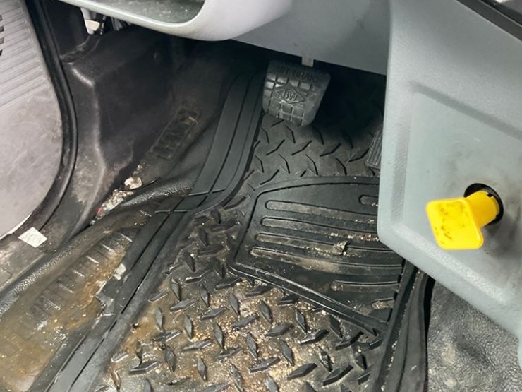 2018-ford-f650-image-40
