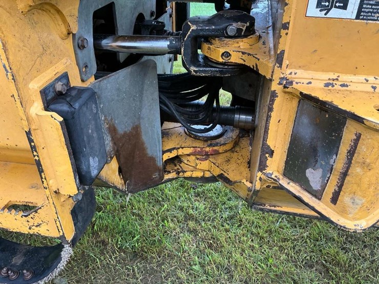 2003-deere-648g-image-53