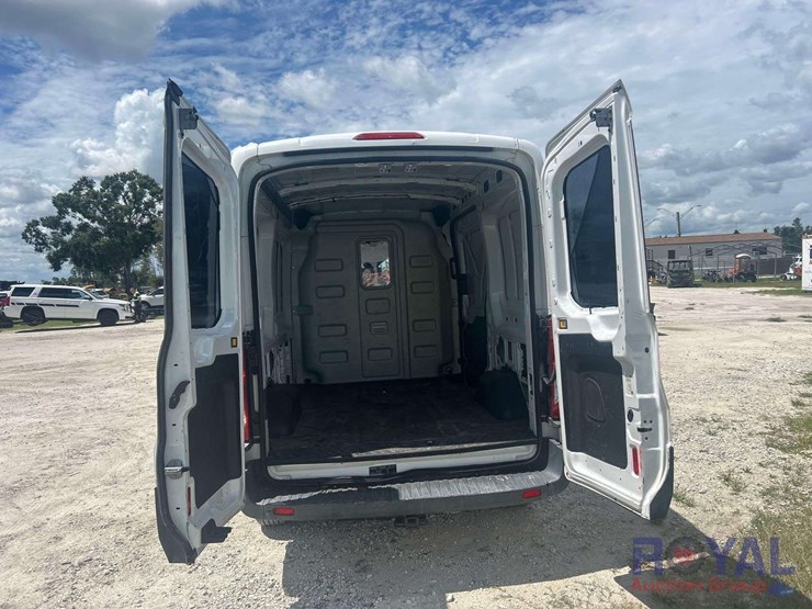 2015-ford-transit-image-20