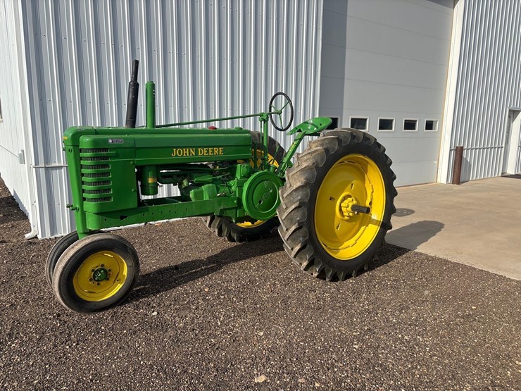 john-deere-b-image-1