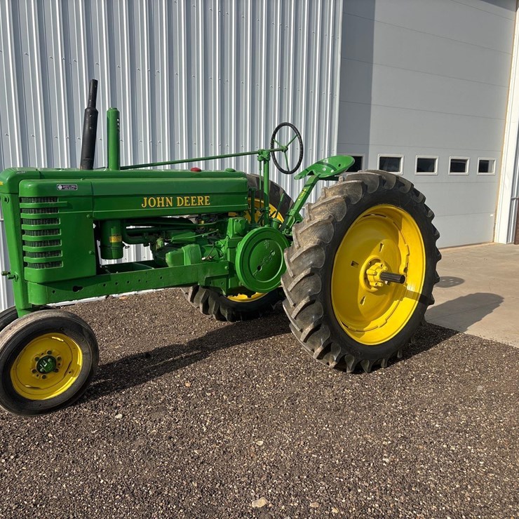 JOHN DEERE B