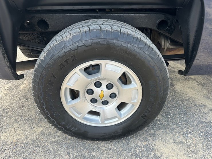 2010-chevrolet-silverado-image-21