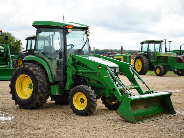 john-deere-4044r-image-3