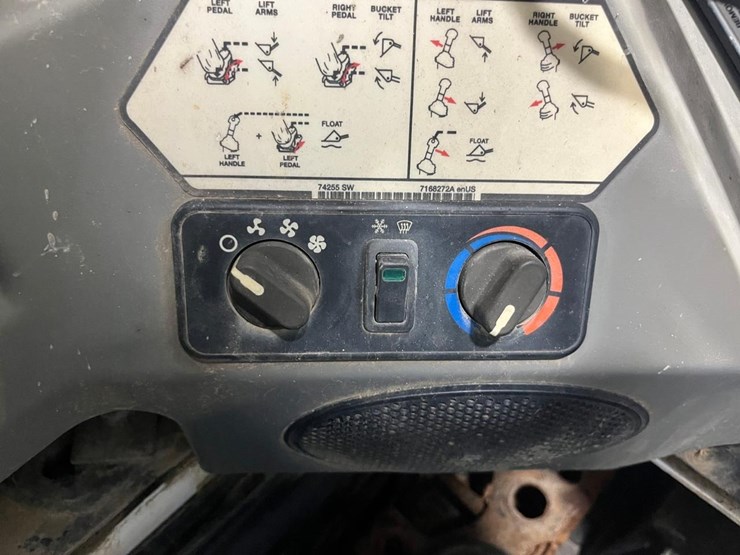 2019-bobcat-s570-image-25